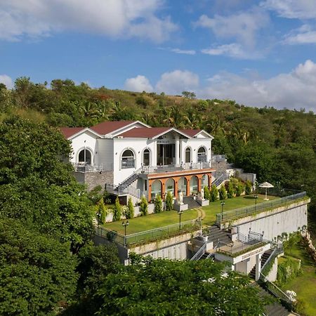 Bellevue Palace By Stayvista - Lavish Abode With A Pool, Landscaped Lawn, Gazebo & Adventure Activities นาสิก ภายนอก รูปภาพ