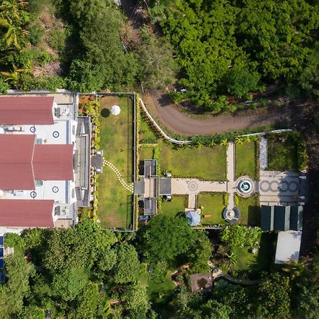 Bellevue Palace By Stayvista - Lavish Abode With A Pool, Landscaped Lawn, Gazebo & Adventure Activities นาสิก ภายนอก รูปภาพ
