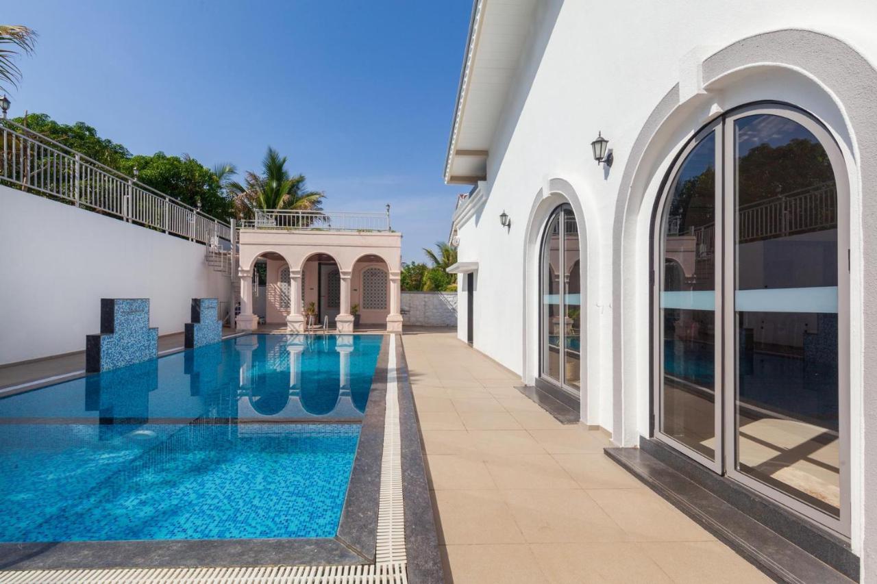 Bellevue Palace By Stayvista - Lavish Abode With A Pool, Landscaped Lawn, Gazebo & Adventure Activities นาสิก ภายนอก รูปภาพ