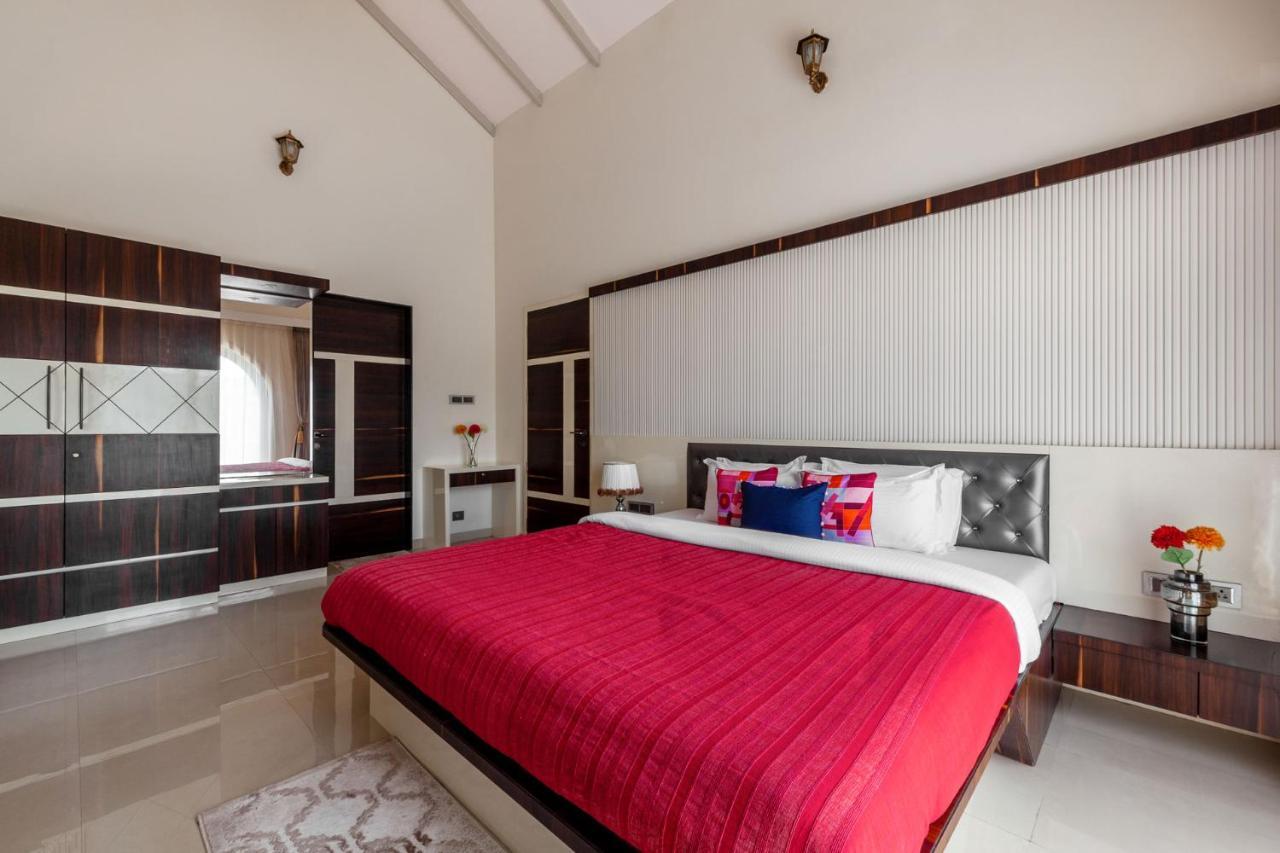 Bellevue Palace By Stayvista - Lavish Abode With A Pool, Landscaped Lawn, Gazebo & Adventure Activities นาสิก ภายนอก รูปภาพ