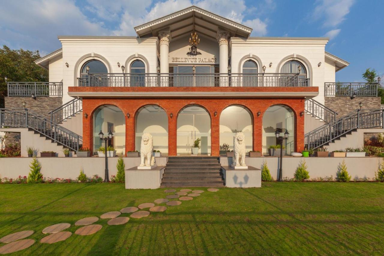 Bellevue Palace By Stayvista - Lavish Abode With A Pool, Landscaped Lawn, Gazebo & Adventure Activities นาสิก ภายนอก รูปภาพ