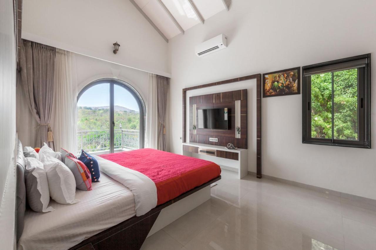 Bellevue Palace By Stayvista - Lavish Abode With A Pool, Landscaped Lawn, Gazebo & Adventure Activities นาสิก ภายนอก รูปภาพ